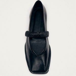 Lautan Black Leather Ballet Flats